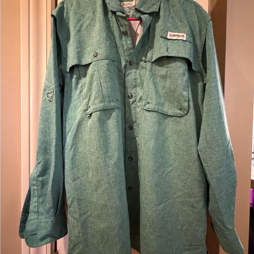 Magellan Outdoors Green Casual Button Down Shirt